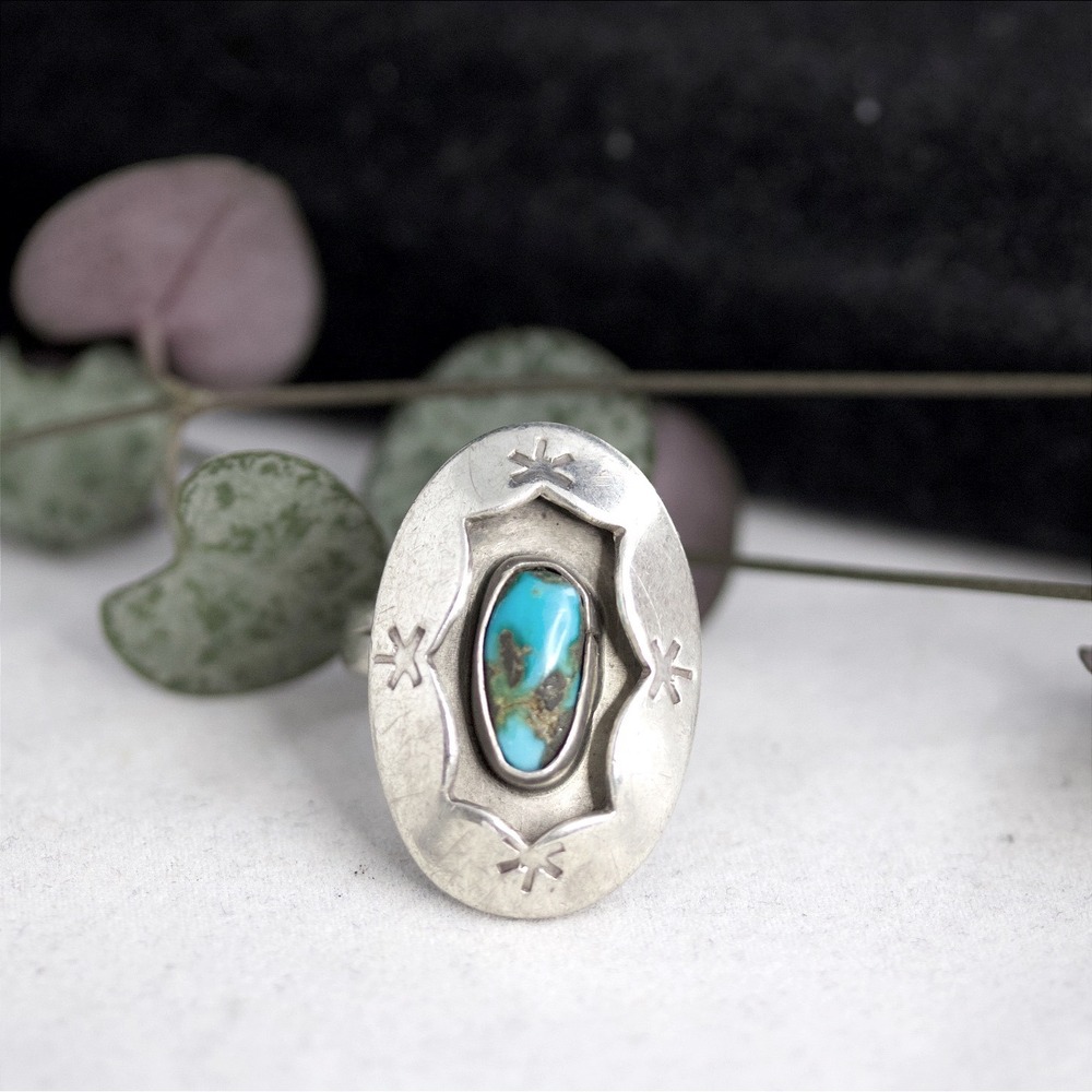 Native American Sterling Silver Turquoise Oval Stamped Ring Size 6 - Picture 3 of 8